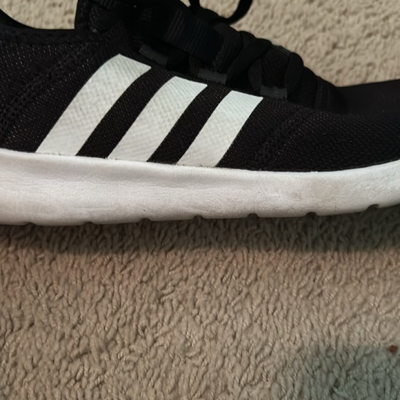 Black adidas shoes - Picture 4 of 7